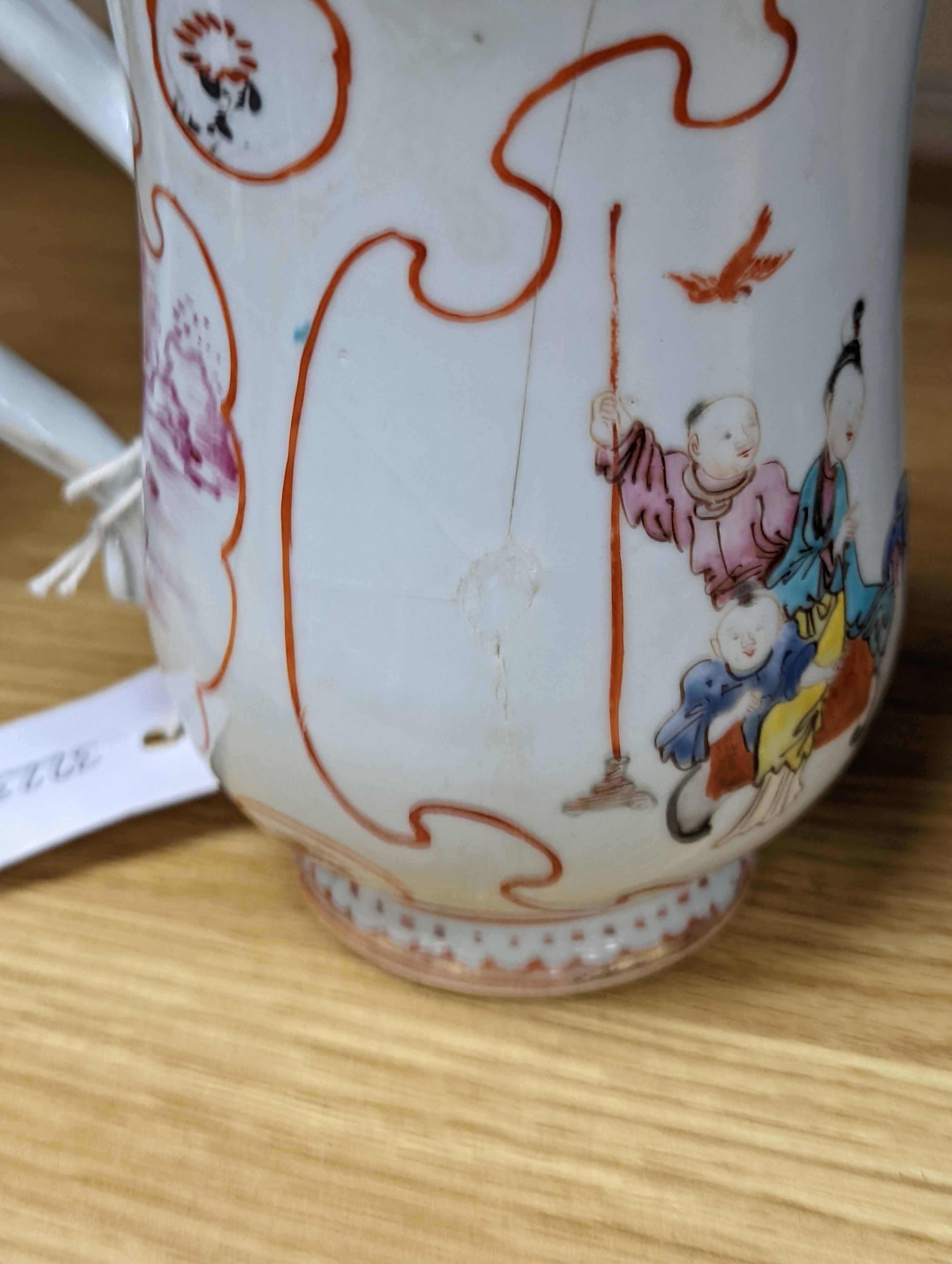 An 18th century Chinese export famille rose mug , 14cm